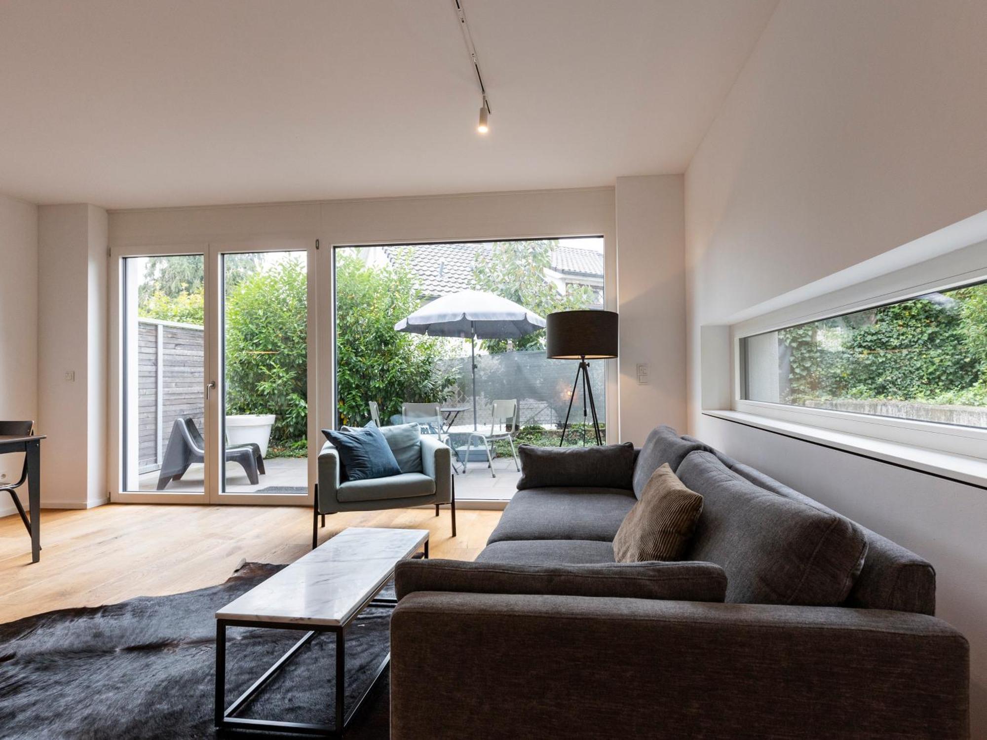 The 11a Apartment *